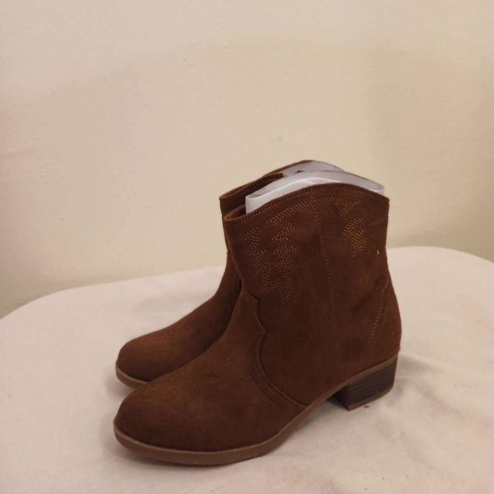 Girls boots Size 3
